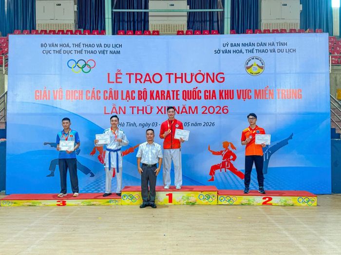 Lê Đình An “tái xuất” ấn tượng và giành HCV ở hạng cân 70 kg nam.