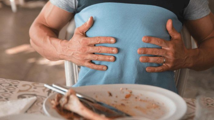 Đầy hơi và chướng bụng không chỉ liên quan đến thói quen ăn uống mà còn có thể là dấu hiệu của một số bệnh lý tiêu hóa như viêm đại tràng, sỏi thận hay sỏi mật.