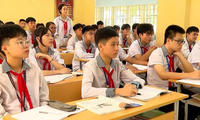  Tiết học tiếng Anh tại Trường THCS Quang Trung, phường Yên Bái. 