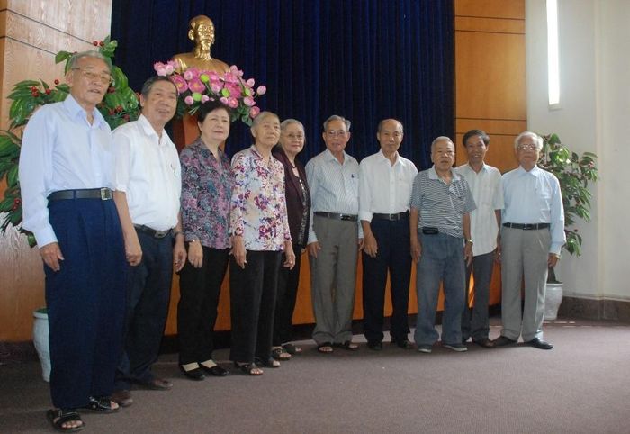 Các cán bộ ngân hàng trong Ban Liên lạc đoàn B68 trong một lần gặp mặt tại TP. Hồ Chí Minh