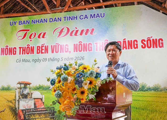  Phó Chủ tịch UBND tỉnh Cà Mau Lê Văn Sử phát biểu ghi nhận những ý kiến, gợi mở của nguyên Phó Chủ tịch Quốc hội Lê Minh Hoan cùng các chuyên gia và đại biểu.