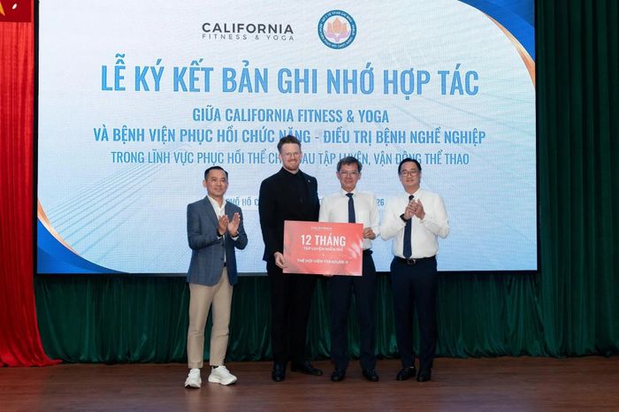 Tại sự kiện, California Fitness &amp; Yoga đã ký kết hợp tác với Bệnh viện Phục hồi chức năng – Điều trị Bệnh Nghề nghiệp TP.HCM.