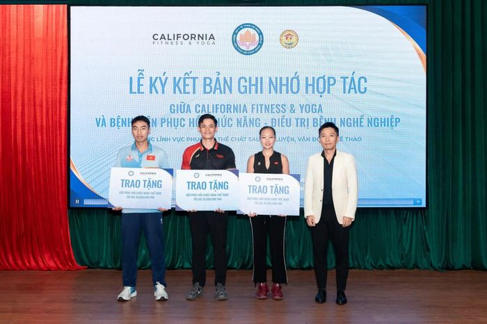 Sự kết hợp này tạo nên một mô hình mới, nơi huấn luyện viên (PT) không chỉ là người hướng dẫn tập luyện, mà còn là người nhận diện vấn đề sức khỏe và kết nối với giải pháp chuyên sâu.