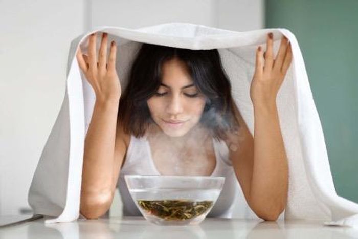 Mặc dù xông hơi mặt bằng ngải cứu mang lại nhiều lợi ích, tần suất sử dụng cần được điều chỉnh tùy theo loại da.