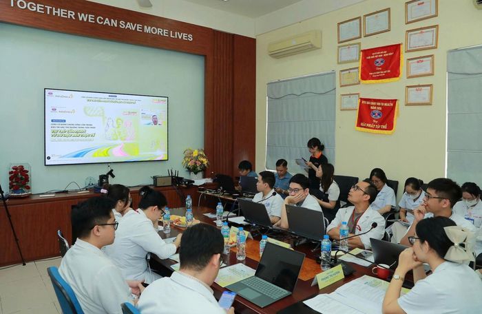 Hội thảo quy tụ các chuyên gia hàng đầu về ung bướu trên cả nước thông qua hình thức trực tiếp và trực tuyến.