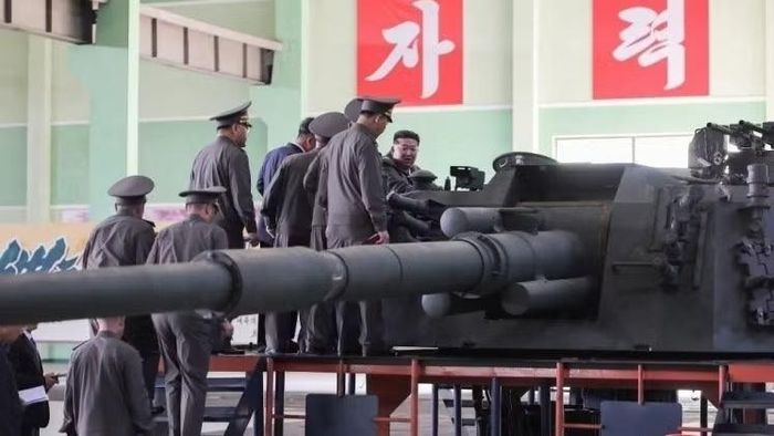 Pháo tự hành mới dự kiến sẽ được chuyển giao cho 3 tiểu đoàn chủ lực đóng quân ở biên giới giáp Hàn Quốc trong năm nay, giúp thực hiện kế hoạch triển khai năng lực pháo binh tầm xa của Bình Nhưỡng.