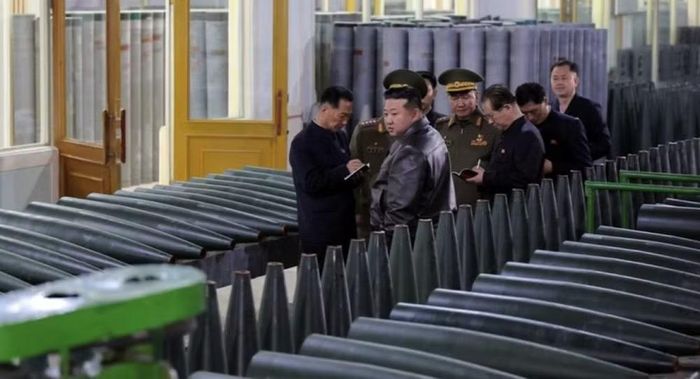 Cần nhắc lại, pháo tự hành Koksan đã được cung cấp cho Nga, và đang được sử dụng tích cực trên chiến trường, cho nên câu hỏi đặt ra là liệu điều tương tự có xảy ra với pháo tự hành 155 mm mới hay không, bởi đây sẽ là một cơ hội tuyệt vời để thử nghiệm thực địa.