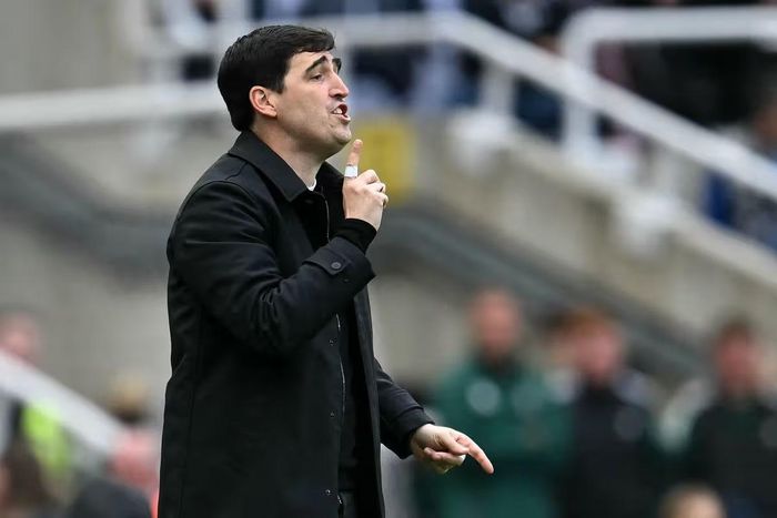  Chelsea lo ngại việc Andoni Iraola không phù hợp với triết lý của CLB. ẢNH: MIRROR/GETTY 