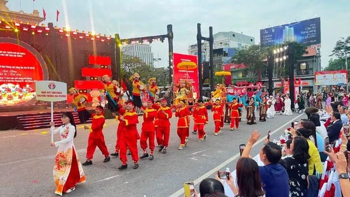  Liên hoan có sự góp mặt của 10 nhà hát, đơn vị nghệ thuật chuyên nghiệp và các phường rối nước tiêu biểu của Hải Phòng và Hà Nội, Thành phố Hồ Chí Minh. 
