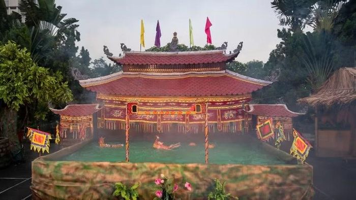 Điểm nhấn của liên hoan là các chương trình biểu diễn múa rối nước đặc sắc khu vực sân khấu thủy đình, phía trước Trung tâm Điện ảnh và Triển lãm thành phố Hải Phòng.
