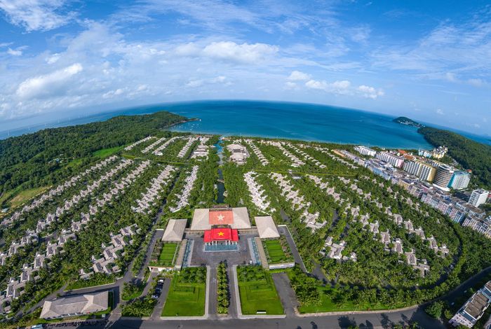 Biển trời Việt Nam. Ảnh: NGUYỄN THẾ DƯƠNG