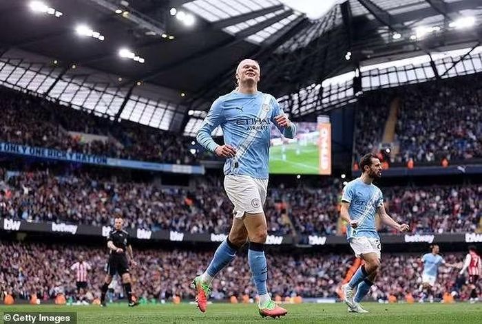 Pha lập công vào lưới Brentford giúp Erling Haaland cán mốc 50 bàn cho CLB và đội tuyển quốc gia Na Uy trong mùa giải này. Đây là con số cho thấy sự ổn định đáng sợ Haaland, nhất là ở giai đoạn Man City cần từng bàn thắng để cạnh tranh với Arsenal.
