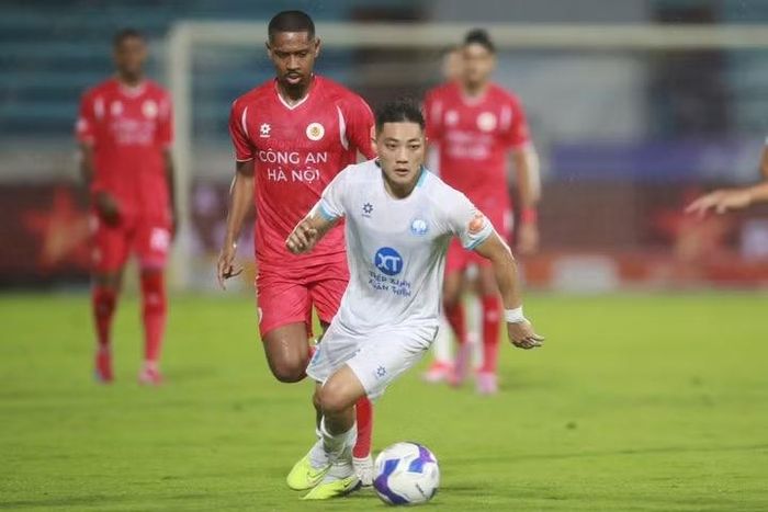 Lượt đi Công an Hà Nội từng thắng Thép Xanh Nam Định 2-0, do đó tâm lý của cầu thủ vẫn tốt hơn so với đội khách. Ảnh: VTC.