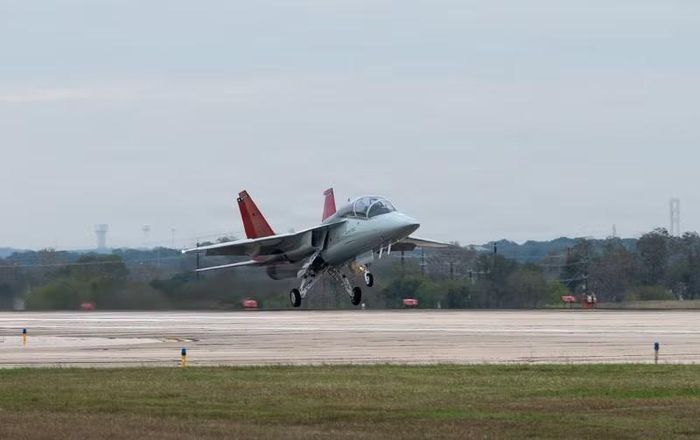 Trong những năm tới, Không lực Hoa Kỳ dự kiến sẽ nhận được hơn 350 chiếc T-7A Red Hawk tối tân để dần dần thay thế toàn bộ phi đội máy bay huấn luyện phản lực hiện có.
