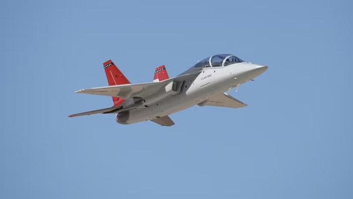 Trong tương lai, Mỹ còn dự định tạo ra phiên bản chiến đấu chuyên dụng của T-7A Red Hawk, đồng thời hướng đến việc bán cho các đồng minh.