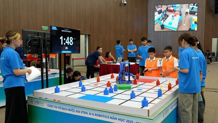 Vòng Chung kết Quốc gia được chia thành 4 bảng thi đấu với các nội dung như: Robot xây dựng nhà máy điện gió; Robot xây dựng nhà máy điện mặt trời; Tên lửa nước khám phá vũ trụ.