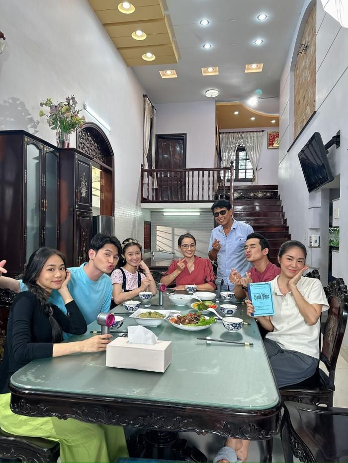Sau 50 tập phát sóng, bộ phim truyền hình Bóng Ma Hạnh Phúc đã chính thức khép lại.