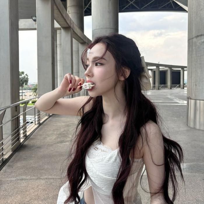 Karina cũng đang được mong chờ với màn tái xuất cùng aespa.