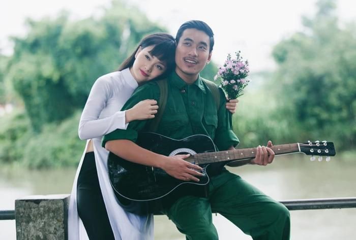 Sau khi cùng đóng phim truyền hình Những Nàng Bầu Hành Động, Lan Phương và Kiều Minh Tuấn cùng thực hiện một bộ ảnh mang chủ đề người lính và cô người yêu ở hậu phương. 