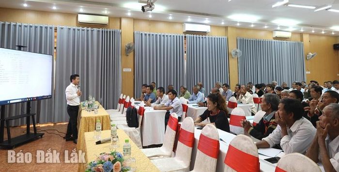Sở Dân tộc và Tôn giáo tổ chức Hội nghị tập huấn, bồi dưỡng kiến thức cho người có uy tín trong đồng bào dân tộc thiểu số tỉnh Đắk Lắk năm 2025. Ảnh: Báo Đắk Lắk
