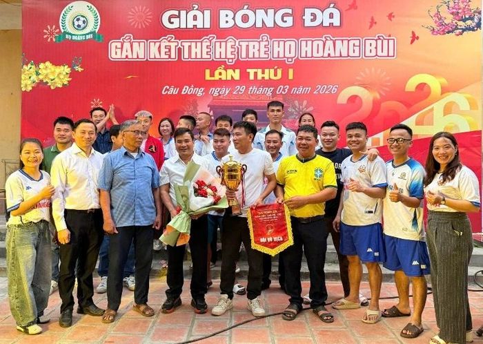 Sôi nổi giải bóng đá “Gắn kết thế hệ trẻ họ Hoàng Bùi” lần thứ I