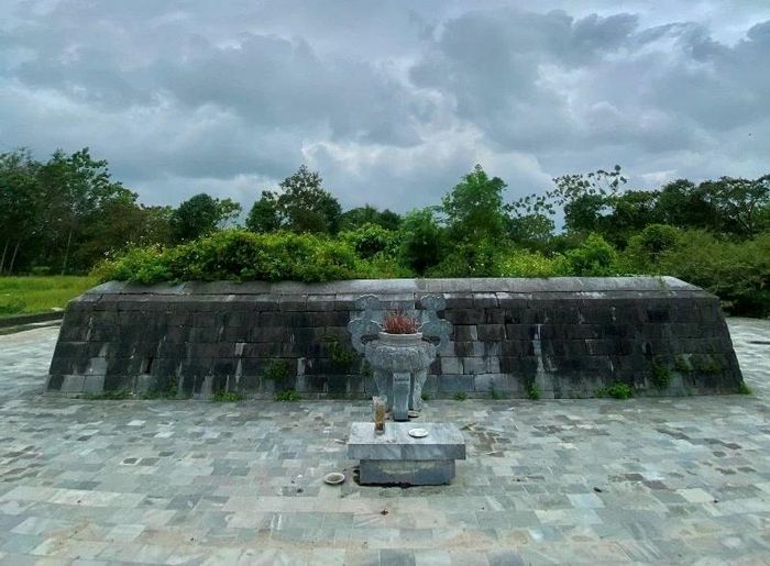 Lăng Thái phó, Vệ quốc công Hoàng Bùi Hoàn