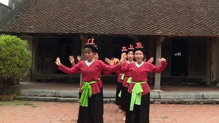 Trò Múa Đèn được coi là tinh túy nhất của hệ thống trò diễn.