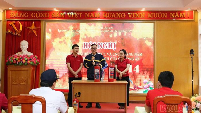 Hướng dẫn cách sử dụng bình chữa cháy.