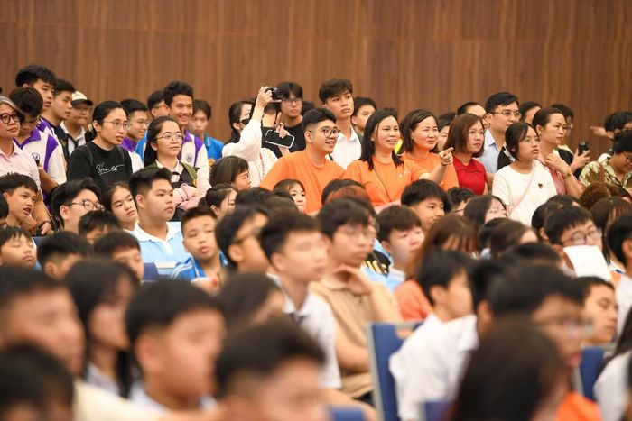Cuộc thi thu hút sự tham gia của đông đảo học sinh đến từ nhiều tỉnh thành trên toàn quốc.