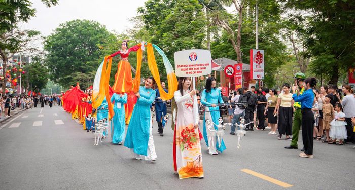Đặc biệt, Liên hoan Múa rối Hải Phòng mở rộng còn mang ý nghĩa đặt nền móng cho định hướng xây dựng Hải Phòng trở thành “Thành phố âm nhạc”, nơi hội tụ, lan tỏa và phát triển các giá trị nghệ thuật đa dạng, từ truyền thống đến hiện đại, từ dân gian đến đương đại.