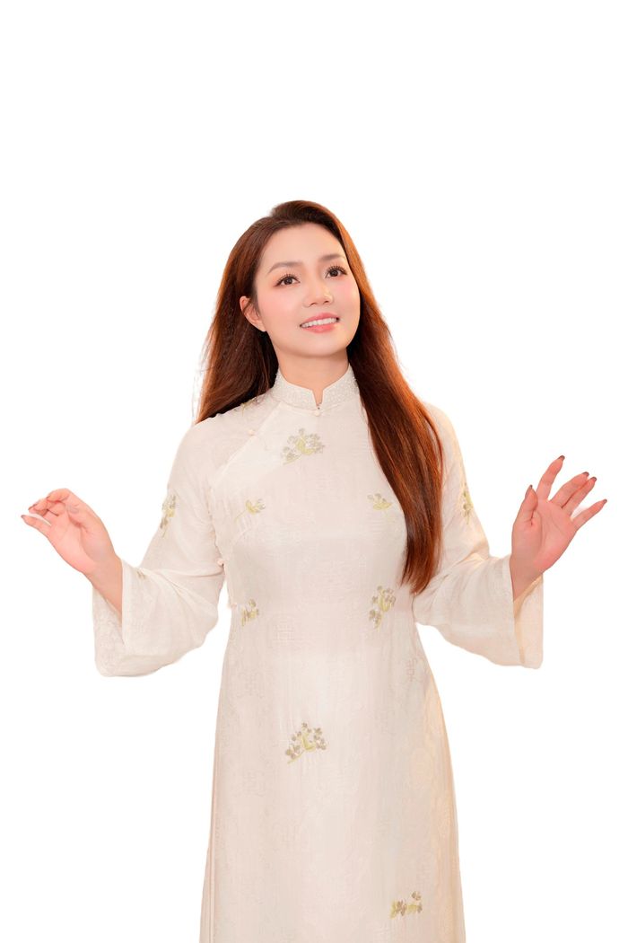 Ca sĩ Nguyễn Ngọc Anh từng thực hiện nhiều sản phẩm âm nhạc mang phong cách trữ tình. Ảnh: NVCC