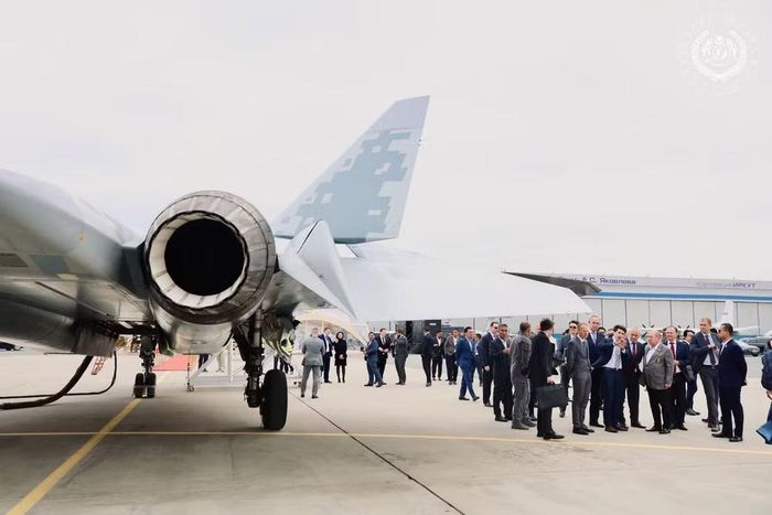 Đối với Nga, những hợp đồng xuất khẩu tiêm kích Su-57E là rất quan trọng đối với họ bởi vì tính đến thời điểm hiện tại, Algeria là khách hàng nước ngoài duy nhất.