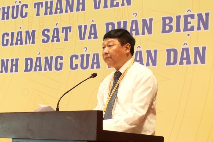 Ông Phạm Anh Tuấn - Phó Chủ tịch Ủy ban MTTQ Việt Nam thành phố Hà Nội phát biểu thảo luận. Ảnh: Tiến Đạt.