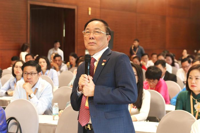 Ông Nguyễn Văn Đệ - Chủ tịch Hiệp hội Bệnh viện tư nhân Việt Nam nêu ý kiến tại phiên thảo luận. Ảnh: Tiến Đạt.