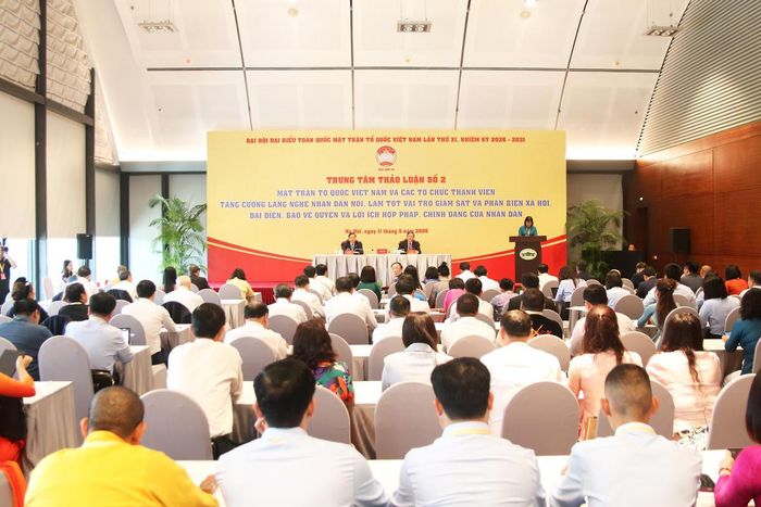 Các đại biểu tham dự Trung tâm thảo luận số 2. Ảnh: Tiến Đạt.