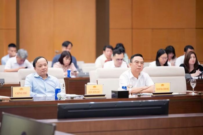 Các đại biểu tham dự phiên họp. (Ảnh: DUY LINH)