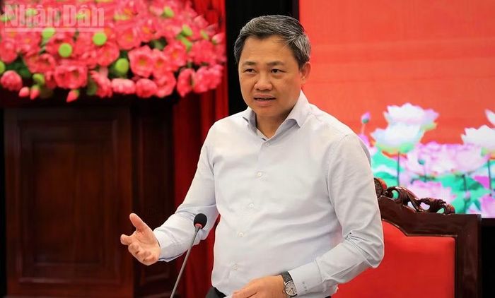 Đồng chí Nguyễn Đình Việt, Chủ tịch Ủy ban nhân dân tỉnh Sơn La yêu cầu việc giải quyết phải có dự kiến thời gian hoàn thành để bảo đảm tiến độ, thời gian giải quyết, để làm rõ được trách nhiệm của các sở, ngành.