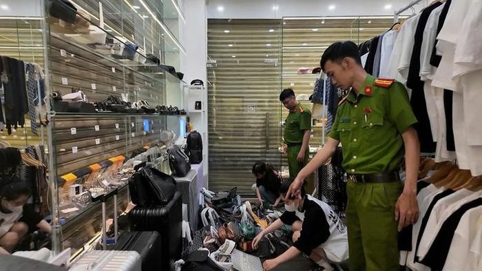Các nhãn hiệu thời trang lớn bị làm giả