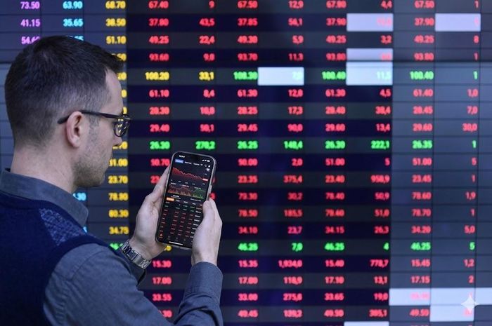 Khối ngoại tiếp tục duy trì xu hướng bán ròng mạnh.