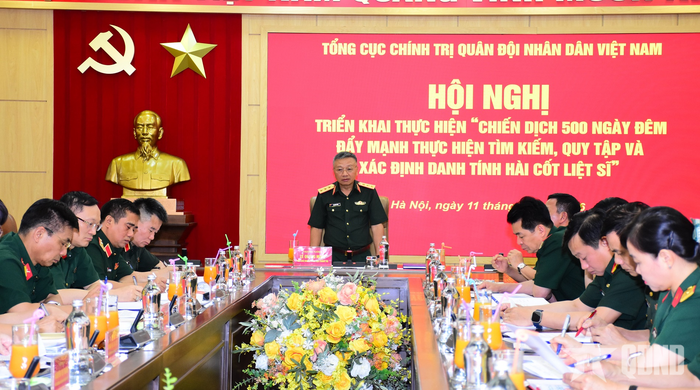 Thượng tướng Lê Quang Minh phát biểu chỉ đạo tại hội nghị. 