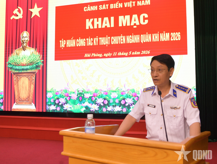 Đại tá Nguyễn Ngọc Khuê, Phó chủ nhiệm Hậu cần - Kỹ thuật Cảnh sát biển Việt Nam phát biểu khai mạc tập huấn.