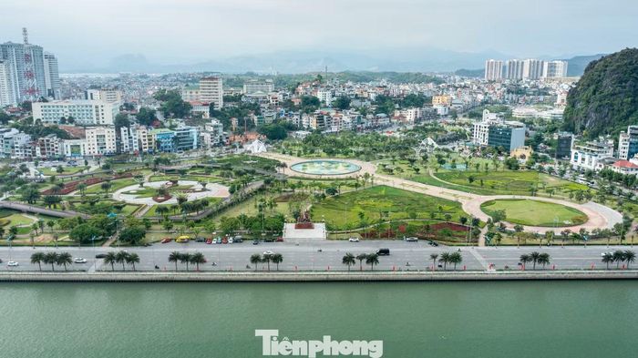 Đây là công viên có diện tích lớn nhất của tỉnh Quảng Ninh mang phong cách hiện đại.