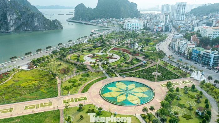 Với lợi thế vị trí đắc địa và thiết kế hiện đại, công viên đang ngày càng khẳng định vai trò như “lá phổi xanh” giữa lòng đô thị, góp phần nâng cao chất lượng sống và trải nghiệm du lịch tại Quảng Ninh.