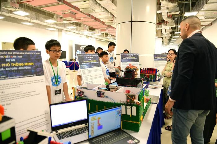 Nhiều thiết kế sáng tạo của học sinh tại cuộc thi. Ảnh: Xuân Tùng