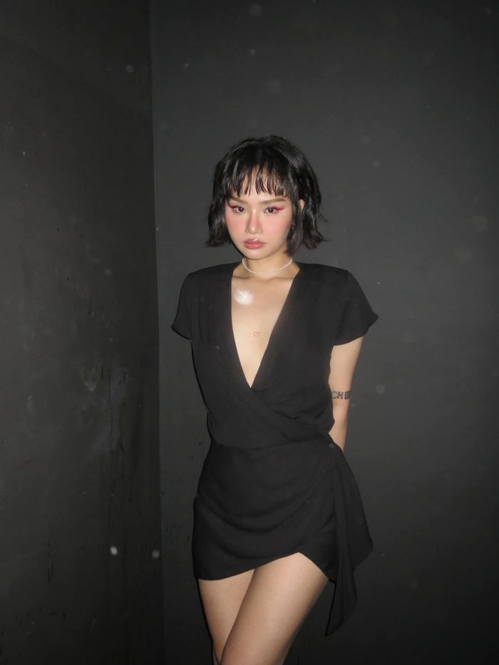 Miu Lê thành công cả 2 lĩnh vực âm nhạc và phim ảnh. Trong gia tài phim điện ảnh, tác phẩm nổi bật nhất của cô là vai chính trong phim "Em là bà nội của anh" (2017). Các phim như: Cô gái đến từ hôm qua, Nhà có 5 nàng tiên, Chiếm đoạt... cũng được khán giả yêu thích.