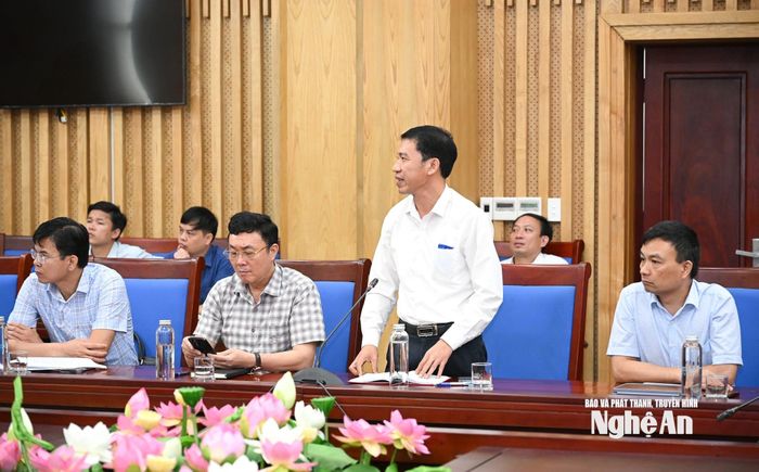 Lãnh đạo phường Thái Hòa tham gia ý kiến tại cuộc họp. Ảnh: Thành Cường