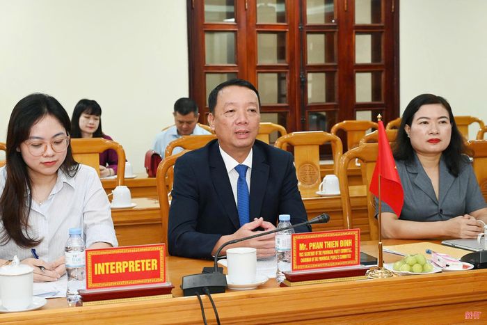 Đồng chí Phan Thiên Định - Phó Bí thư Tỉnh ủy, Chủ tịch UBND tỉnh phát biểu tại buổi làm việc.