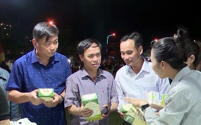 Sản phẩm OCOP của tỉnh Quảng Trị tại các phiên chợ đêm.