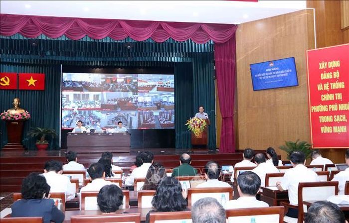 Ông Trần Lưu Quang, Ủy viên Bộ Chính trị, Bí thư Thành ủy Thành phố Hồ Chí Minh, Trưởng Đoàn đại biểu Quốc hội Thành phố Hồ Chí Minh phát biểu tại Hội nghị.