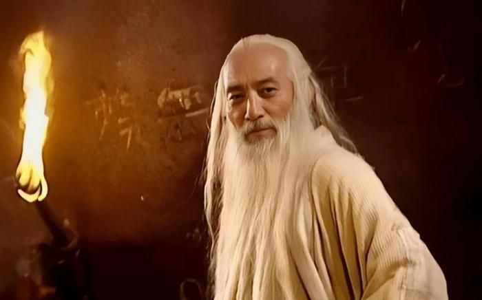 Phong Thanh Dương không chỉ là người dạy kiếm cho Lệnh Hồ Xung, mà còn là người giúp anh tìm thấy con đường sống của chính mình. 